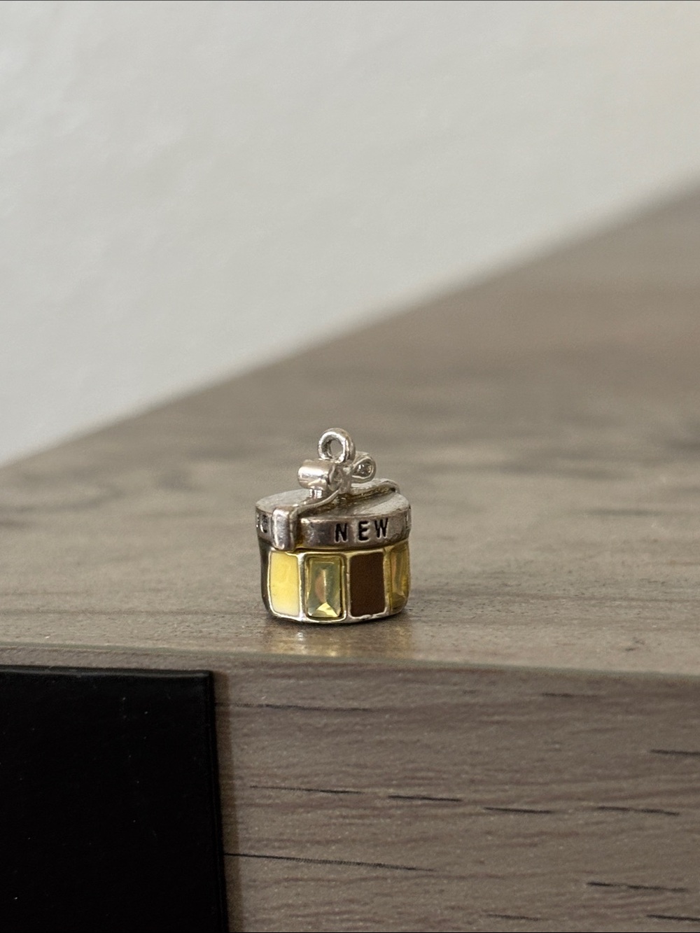 Henri Bendel hat box charm vintage - Picture 7 of 9